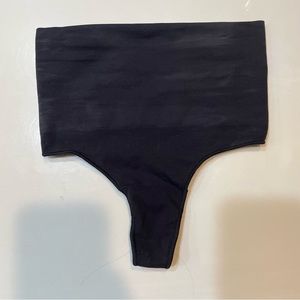 Skims Seamless Sculpt Mid Waist Thong S